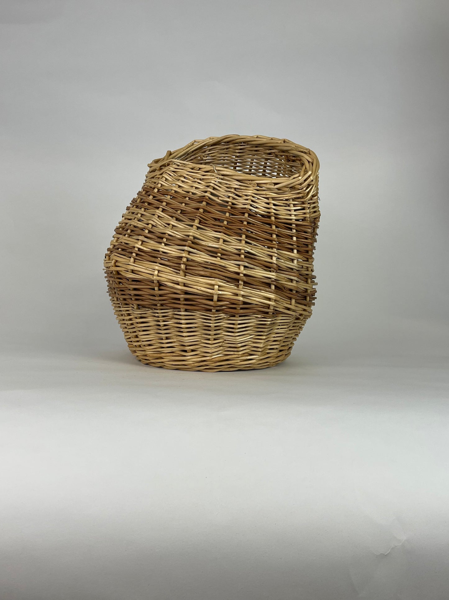 Designkorb aus Weide, Unikat