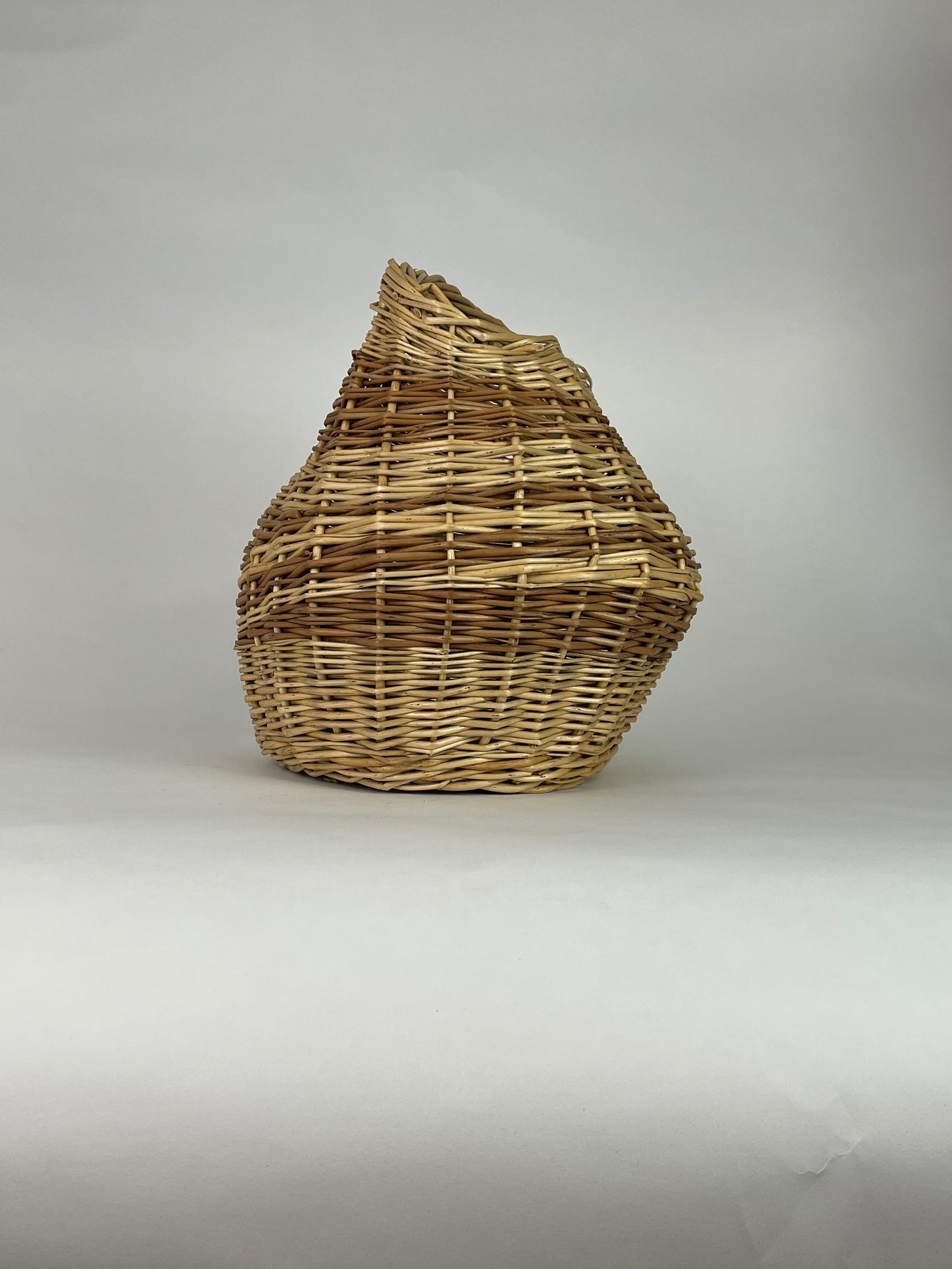 Designkorb aus Weide, Unikat